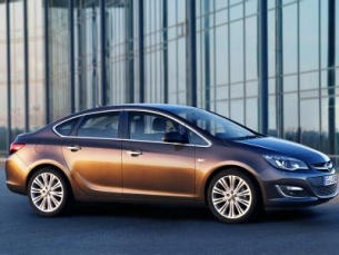 Opel Astra - berlina 3 vol. 4 porte